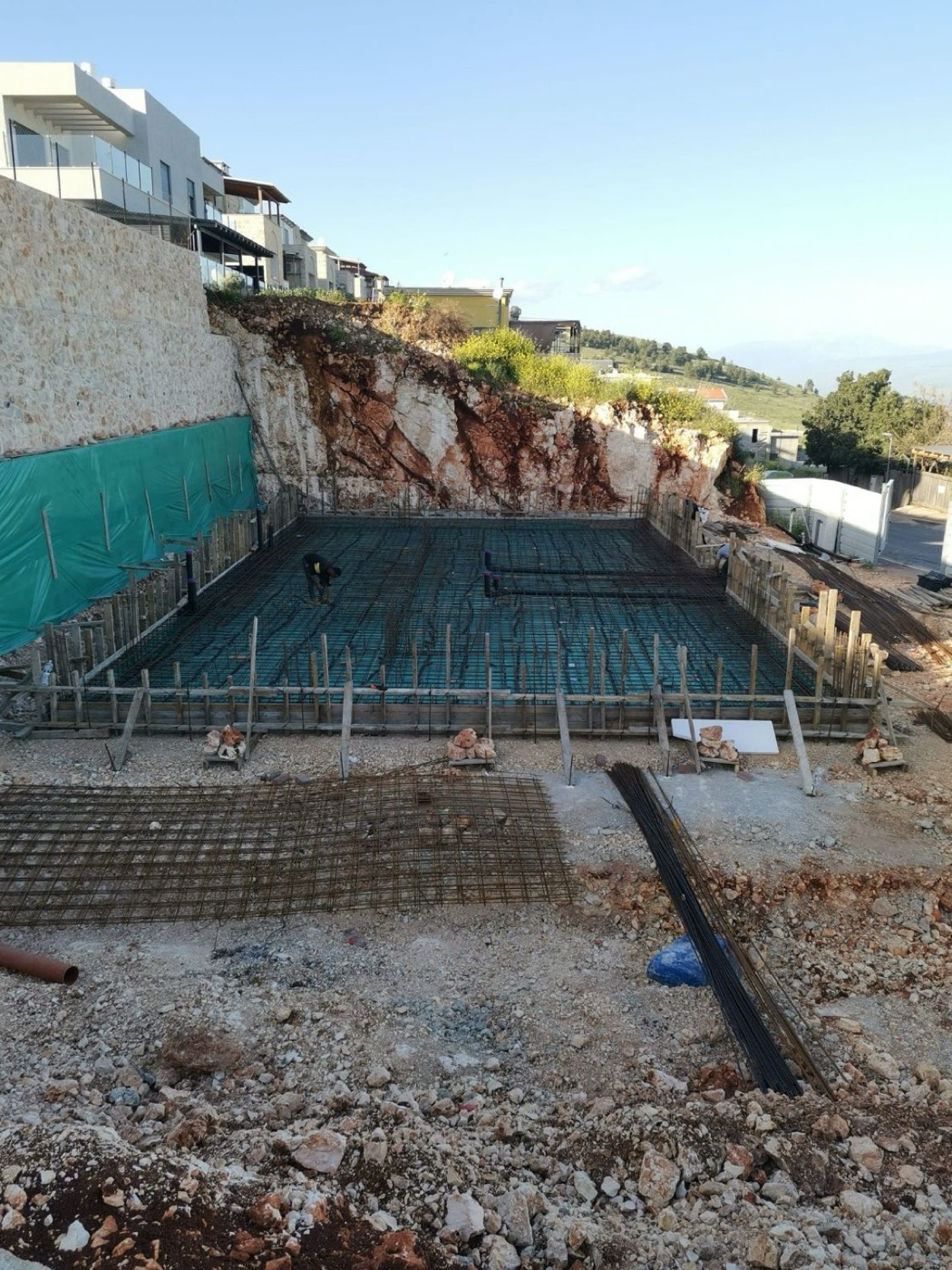 רשת ברזל של רפסודת יסוד בפרויקט נוף כינרת, צפת